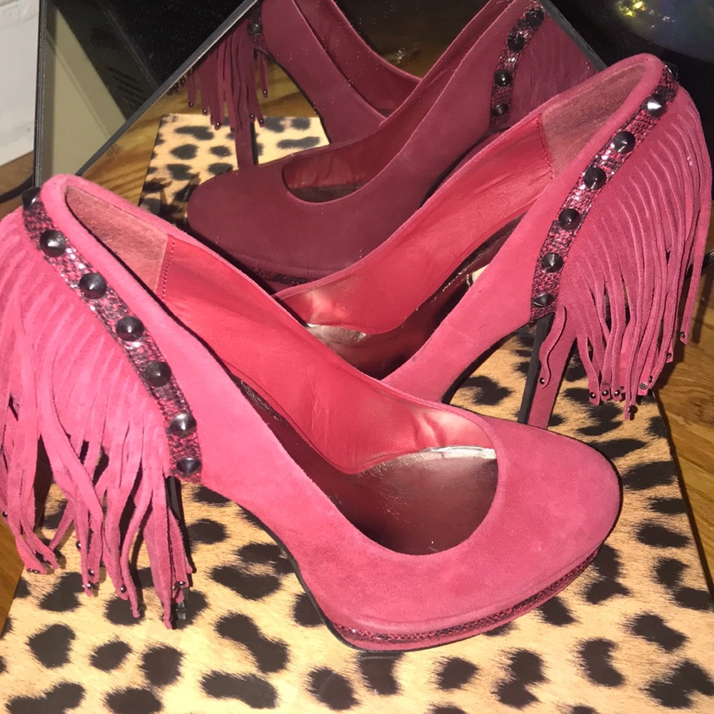 Sexy Red Fringe Suede Pumps! - Picture 6 of 7